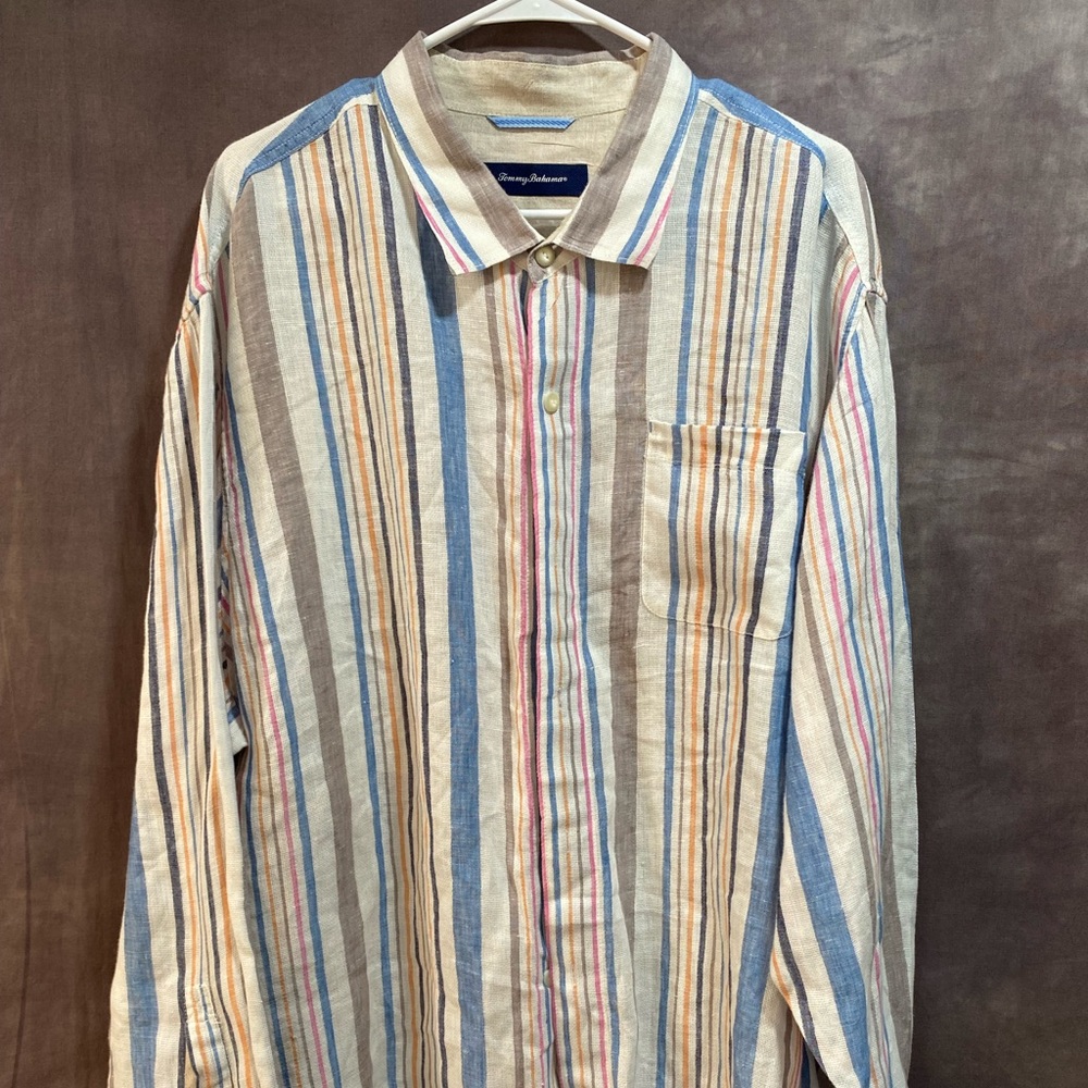 Tommy Bahama 90s long sleeve button up.